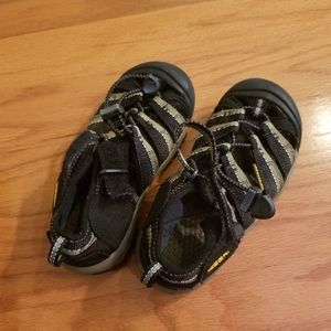 Keen Newport H2 kids waterproof sandals 13